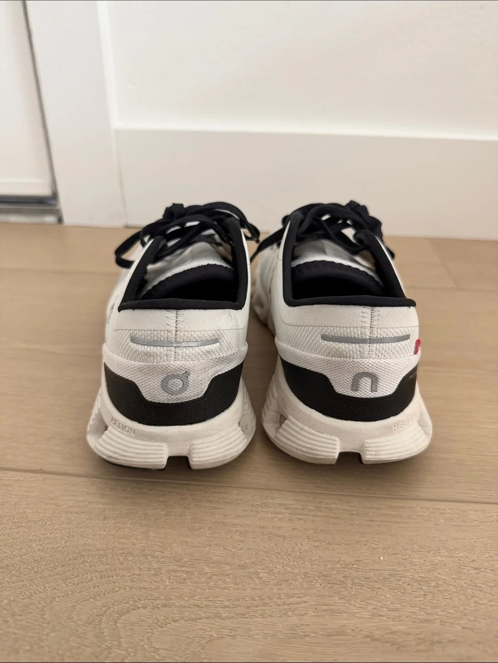 On cloud women’s shoes